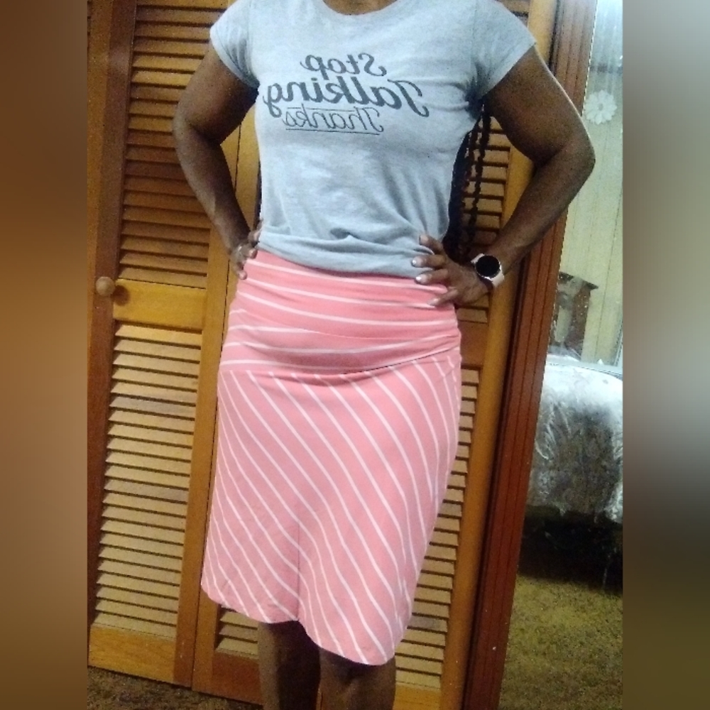 Knee hi skirt
